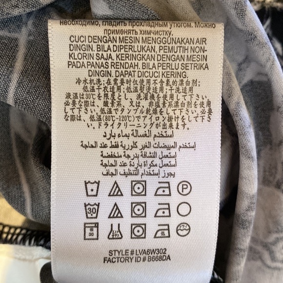 BCBGMAXAZRIA Laudy v-neck midi dress with black and white florals size XS - Picture 13 of 14